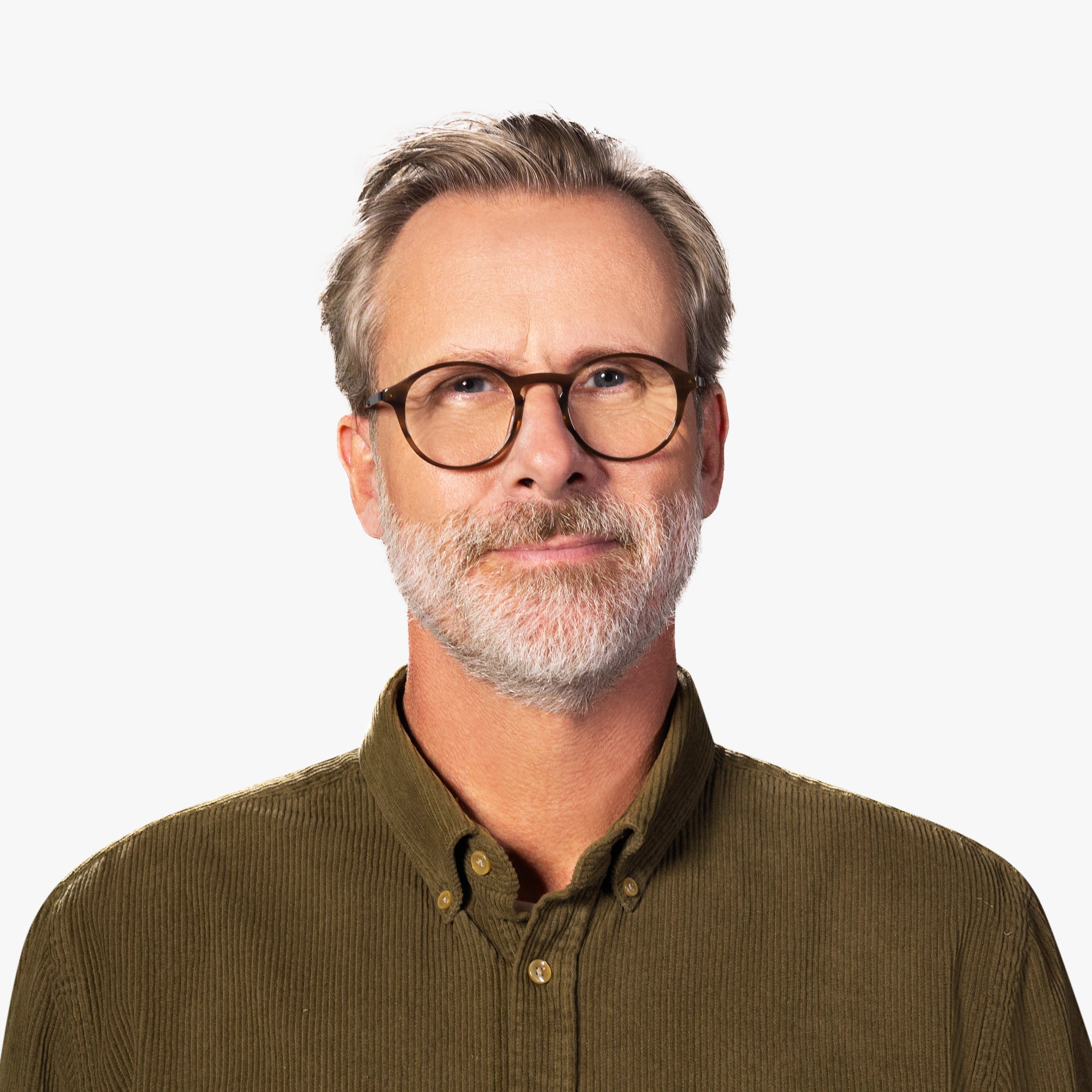 Person wearing Ærø Pale Brown reading glasses