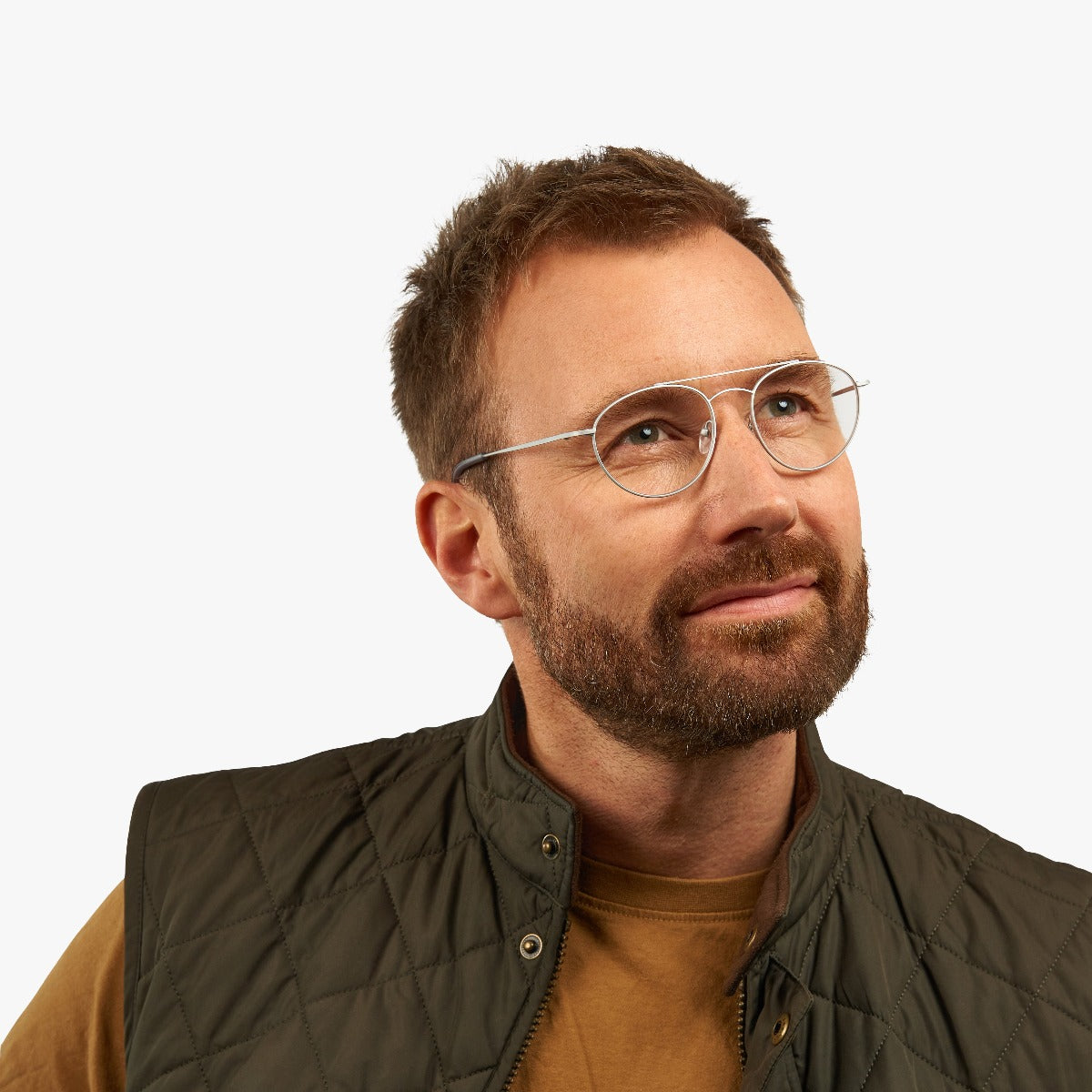 Person wearing Göteborg Steel reading glasses