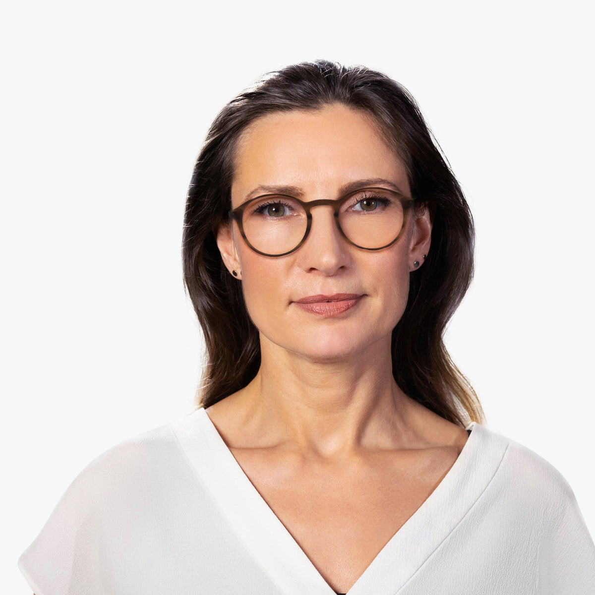 womens-aero-pale-brown_reading-glasses_female-model-1.jpg?v=1771422411&width=1200