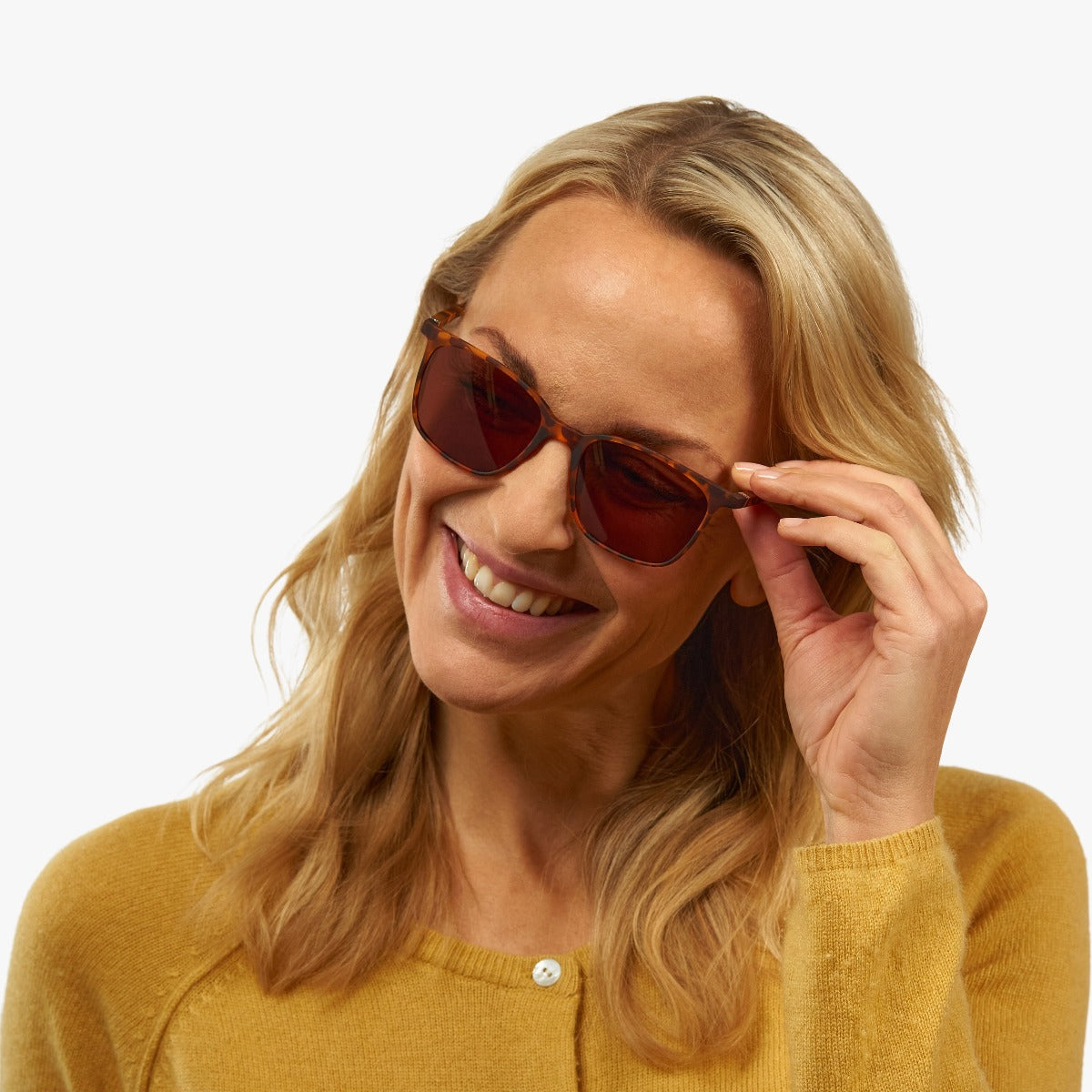 womens-fyn-turtle_sunglasses_female-model-1.jpg?v=1771417284&width=1200