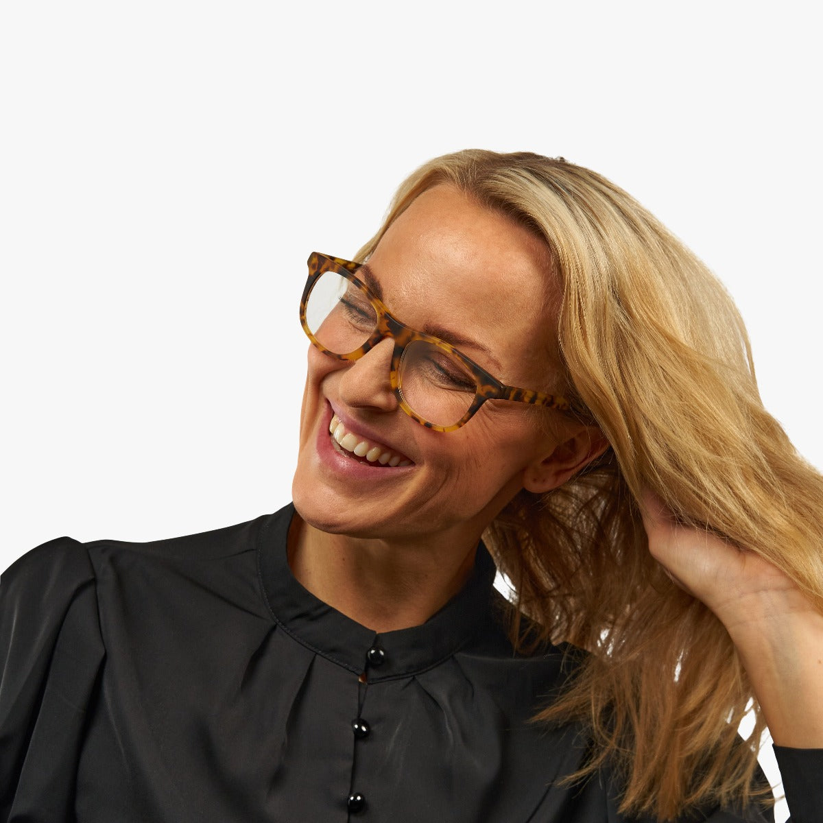 womens-malmo-light-turtle_blue-light-glasses_female-model-1.jpg?v=1771419337&width=1200